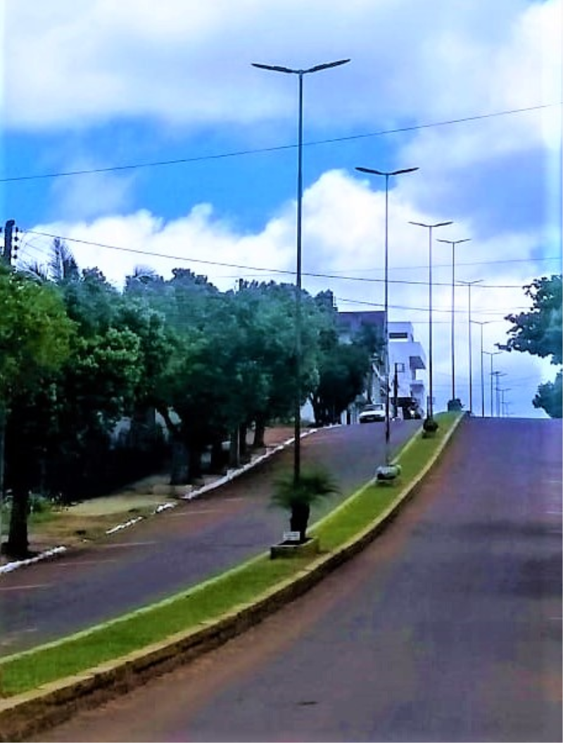 ILUMINAÇÃO DE LED NA AVENIDA